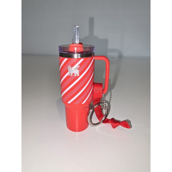 Stanley 40oz S H2.0 FlowState Quencher Tumbler Candy Cane Twist W/ Keychain - Picture 9 of 13